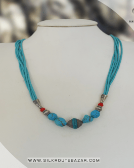 Firoza pendant in layers